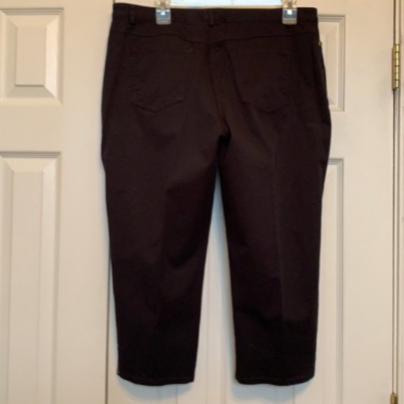 Ruby Rd Black Jean Capri - Picture 2 of 3